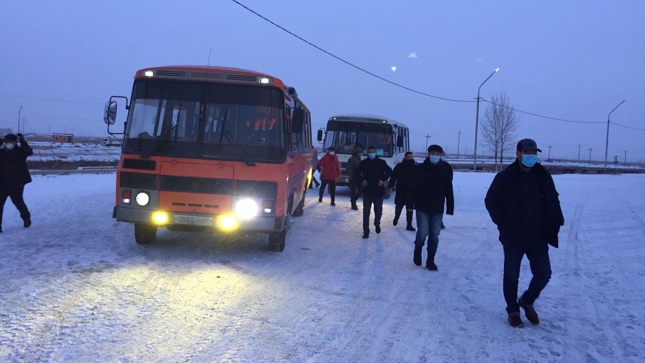 Багануур ХК-н Бүх уурхайчид ажилдаа автобусаар зорчиж байна