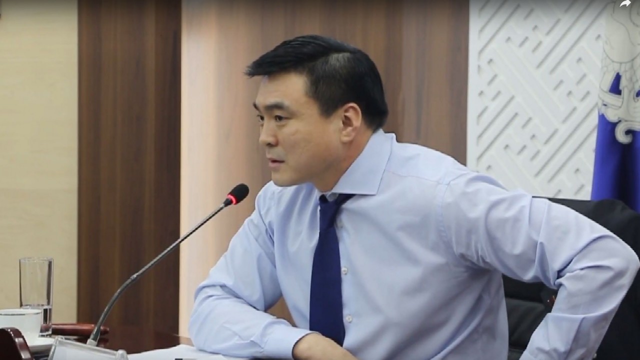 Төв талбайн автомашины зогсоолыг албадан буулгаж байна.