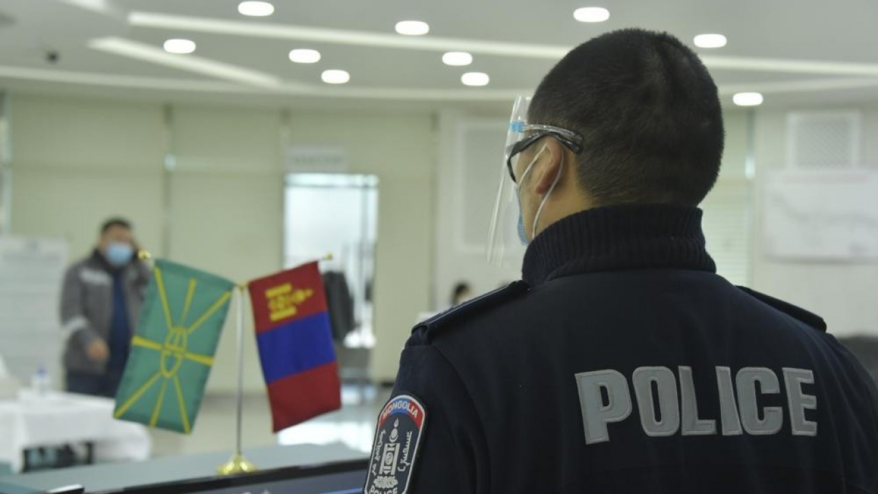 ЭРДЭНЭТ ҮЙЛДВЭРИЙН АЖИЛТНУУДЫН УЛААНБААТАРААС ИРЭХ АР ГЭРИЙНХНИЙ ТУСГААРЛАЛТАД АНХААРАЛ ТАВЬЖ АЖИЛЛАНА